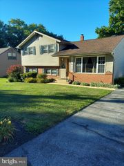 715 OLD DARLEY RD, Claymont, DE 19703