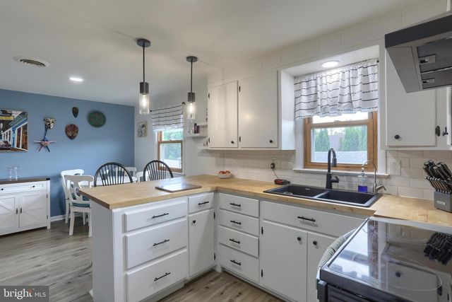 739 SALLY ANN DR, Lebanon, PA 17046