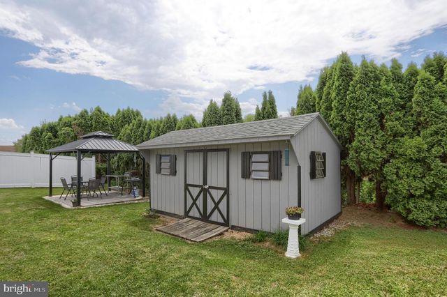 739 SALLY ANN DR, Lebanon, PA 17046