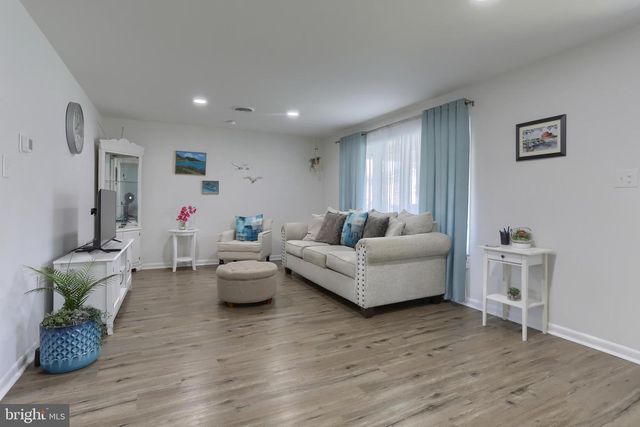 739 SALLY ANN DR, Lebanon, PA 17046