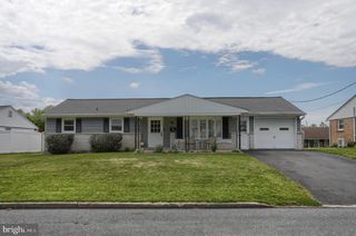 739 SALLY ANN DR, Lebanon, PA 17046