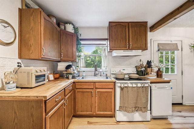 31434 SUMMIT STREET, Sorrento, FL 32776