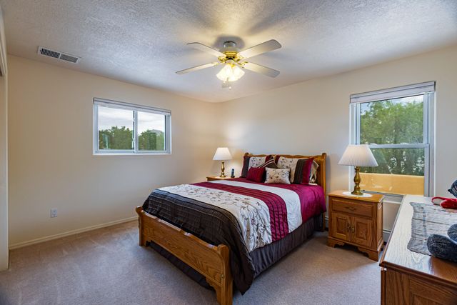 9600 Signal Avenue NE, Albuquerque, NM 87122