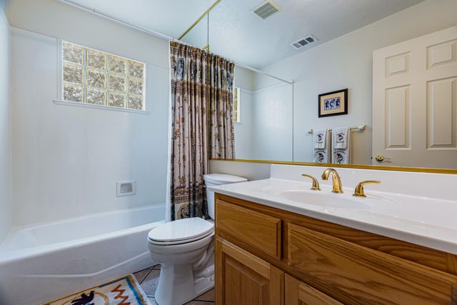 9600 Signal Avenue NE, Albuquerque, NM 87122