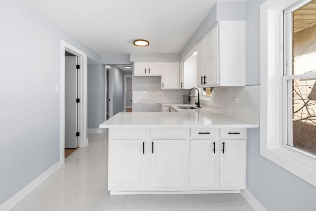 11520 S Aberdeen Street, Chicago, IL 60643