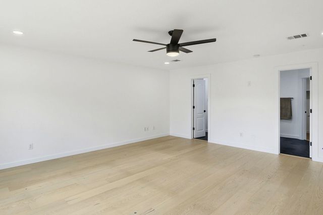 205 N Boone Valley DR, Round Rock, TX 78664