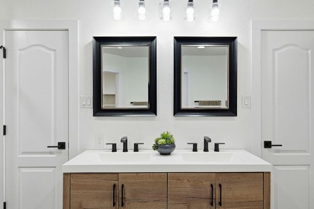 205 N Boone Valley DR, Round Rock, TX 78664