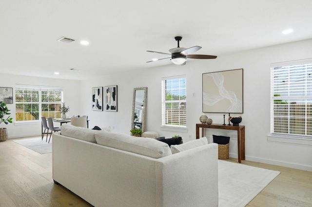 205 N Boone Valley DR, Round Rock, TX 78664