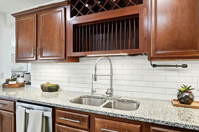 205 N Boone Valley DR, Round Rock, TX 78664