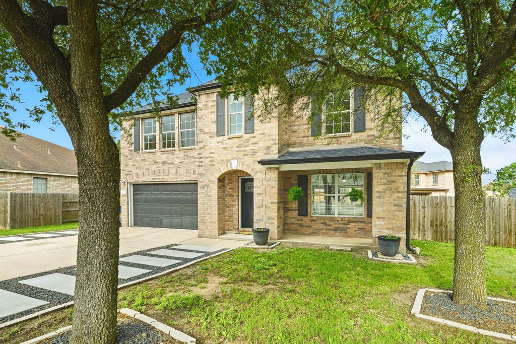 205 N Boone Valley DR, Round Rock, TX 78664