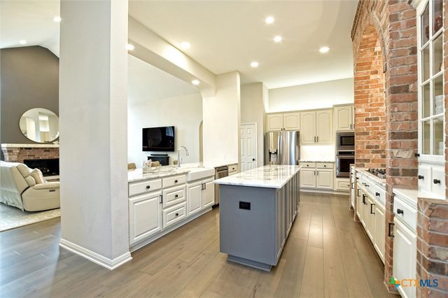 1930 Savannah Drive, Round Rock, TX 78681