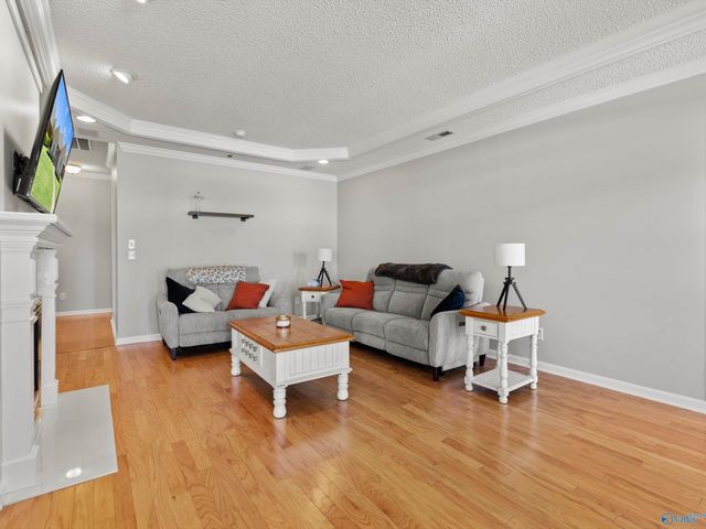 1010 Brookshire Lane SE, Decatur, AL 35601