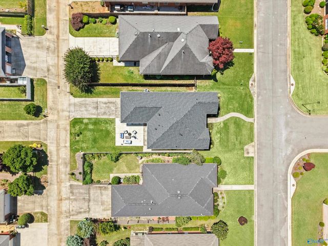 1010 Brookshire Lane SE, Decatur, AL 35601