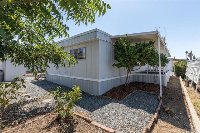 718 Sycamore Avenue 109, Vista, CA 92083