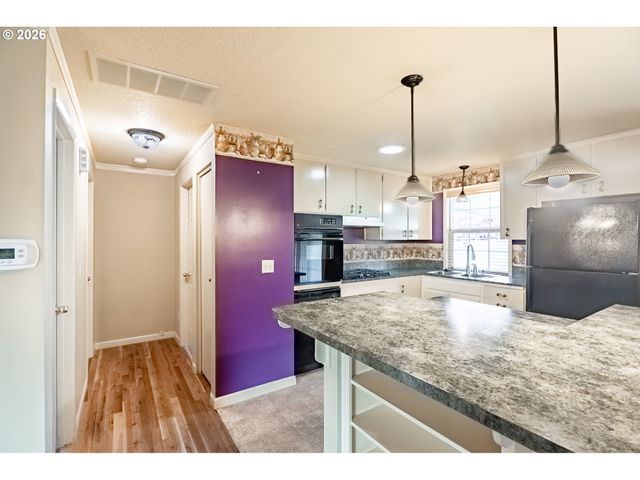 1750 VANDERBECK Ln, Woodburn, OR 97071