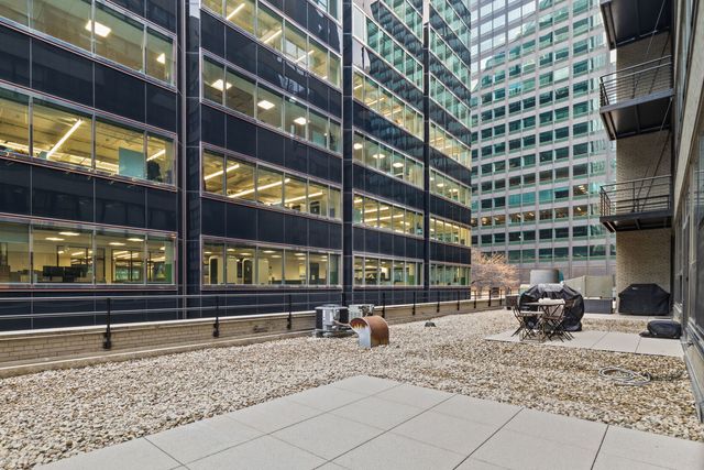 130 S Canal Street 212, Chicago, IL 60606