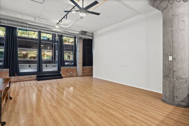 130 S Canal Street 212, Chicago, IL 60606