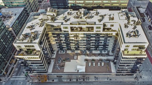 130 S Canal Street 212, Chicago, IL 60606