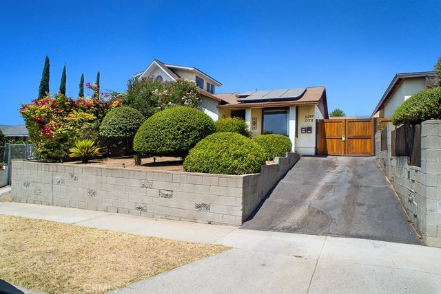 13271 Herron, Sylmar, CA 91342