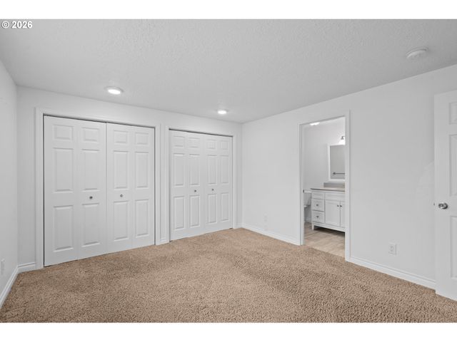 2871 Ne MEADOW Ct, Hillsboro, OR 97124