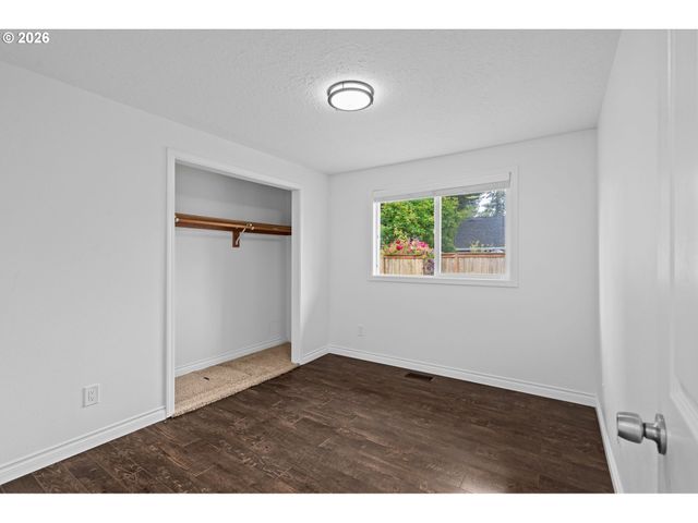 2871 Ne MEADOW Ct, Hillsboro, OR 97124