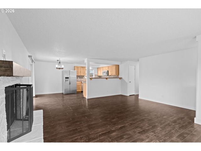 2871 Ne MEADOW Ct, Hillsboro, OR 97124