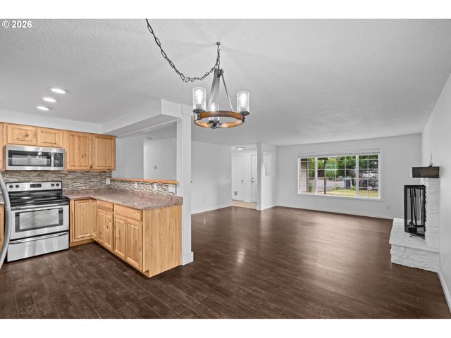 2871 Ne MEADOW Ct, Hillsboro, OR 97124