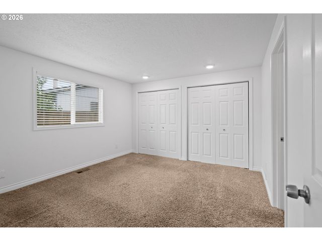 2871 Ne MEADOW Ct, Hillsboro, OR 97124