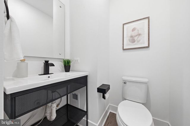 3544 SUTTON HEIGHTS CIR, Fairfax, VA 22031