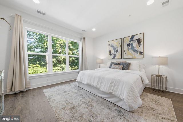 3544 SUTTON HEIGHTS CIR, Fairfax, VA 22031