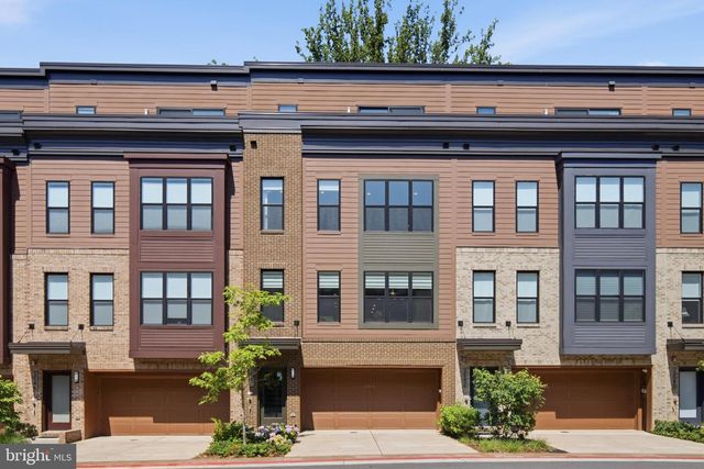 3544 SUTTON HEIGHTS CIR, Fairfax, VA 22031