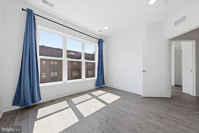 3544 SUTTON HEIGHTS CIR, Fairfax, VA 22031