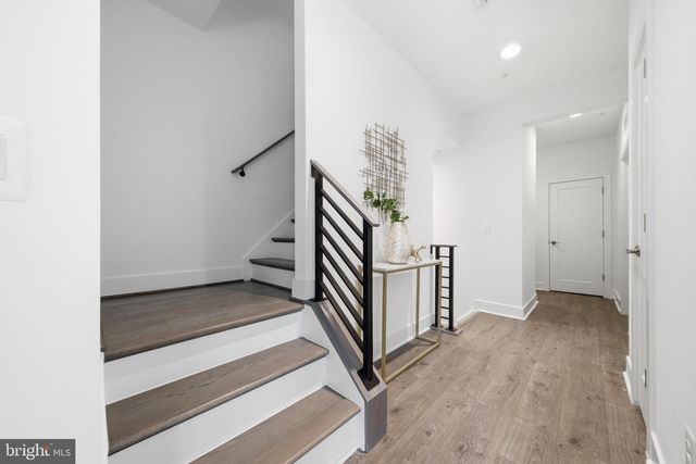 3544 SUTTON HEIGHTS CIR, Fairfax, VA 22031