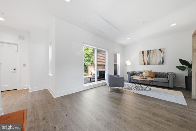 3544 SUTTON HEIGHTS CIR, Fairfax, VA 22031