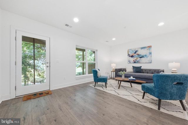 3544 SUTTON HEIGHTS CIR, Fairfax, VA 22031