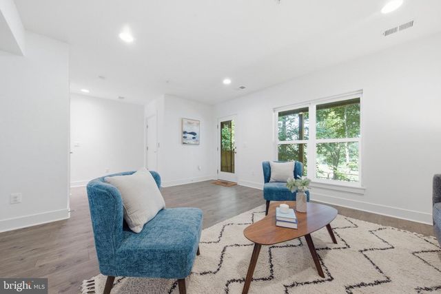 3544 SUTTON HEIGHTS CIR, Fairfax, VA 22031