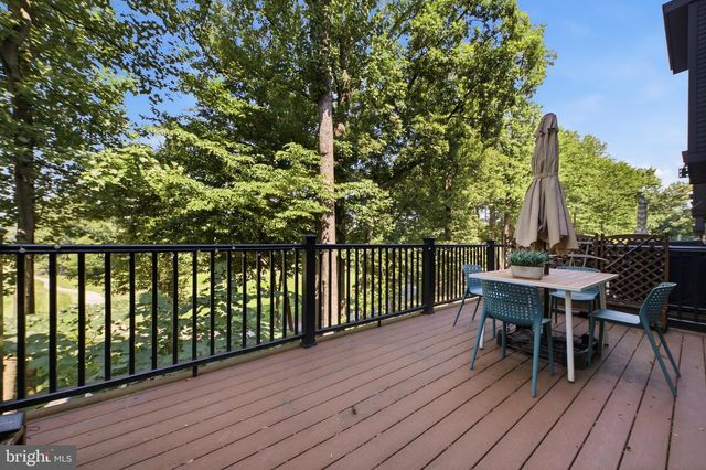 3544 SUTTON HEIGHTS CIR, Fairfax, VA 22031