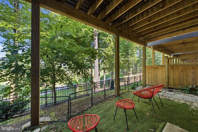3544 SUTTON HEIGHTS CIR, Fairfax, VA 22031