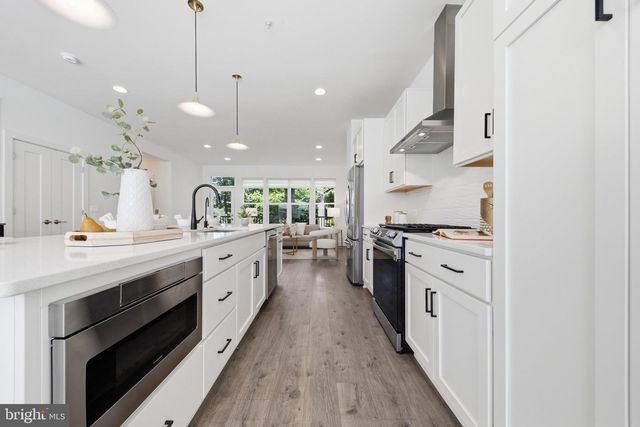 3544 SUTTON HEIGHTS CIR, Fairfax, VA 22031