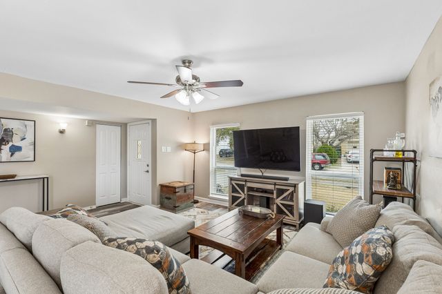 2919 Rayswood Drive, Carrollton, TX 75007