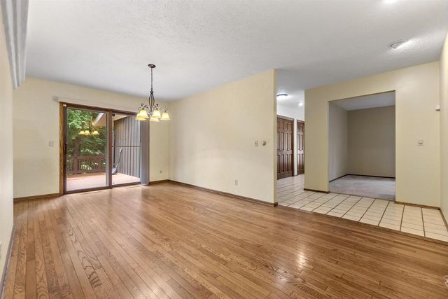 323 OLD PIONEER ROAD, Fond Du Lac, WI 54935