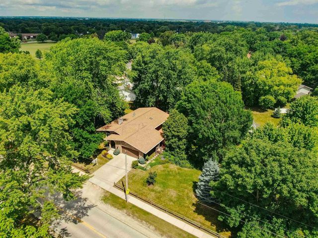 323 OLD PIONEER ROAD, Fond Du Lac, WI 54935