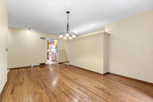 323 OLD PIONEER ROAD, Fond Du Lac, WI 54935