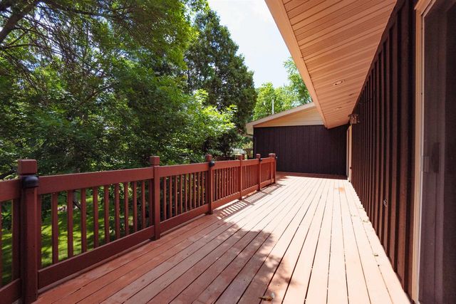 323 OLD PIONEER ROAD, Fond Du Lac, WI 54935