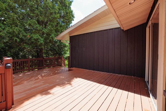 323 OLD PIONEER ROAD, Fond Du Lac, WI 54935