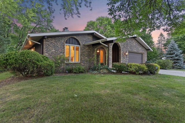 323 OLD PIONEER ROAD, Fond Du Lac, WI 54935
