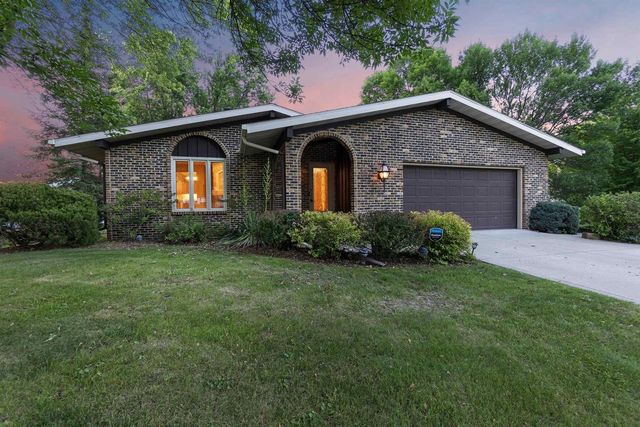 323 OLD PIONEER ROAD, Fond Du Lac, WI 54935