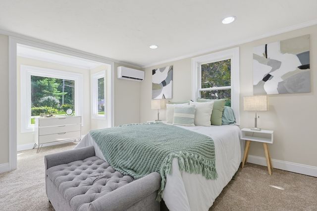 395 Oak St, Franklin, MA 02038