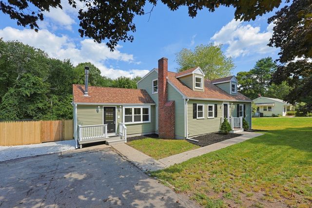 395 Oak St, Franklin, MA 02038