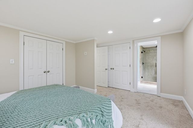 395 Oak St, Franklin, MA 02038